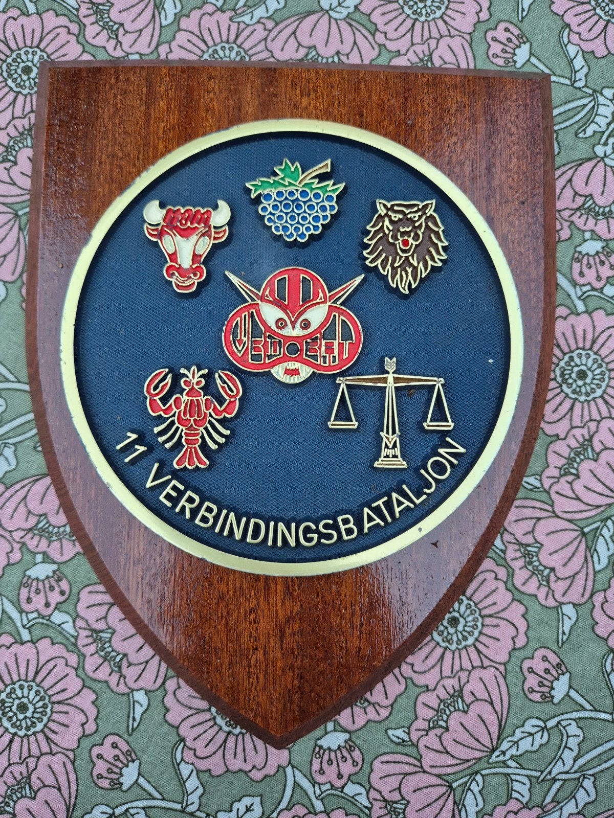 Wapenschild 11 Verbindingsbataljon Koninklijke Landmacht, Verzenden
