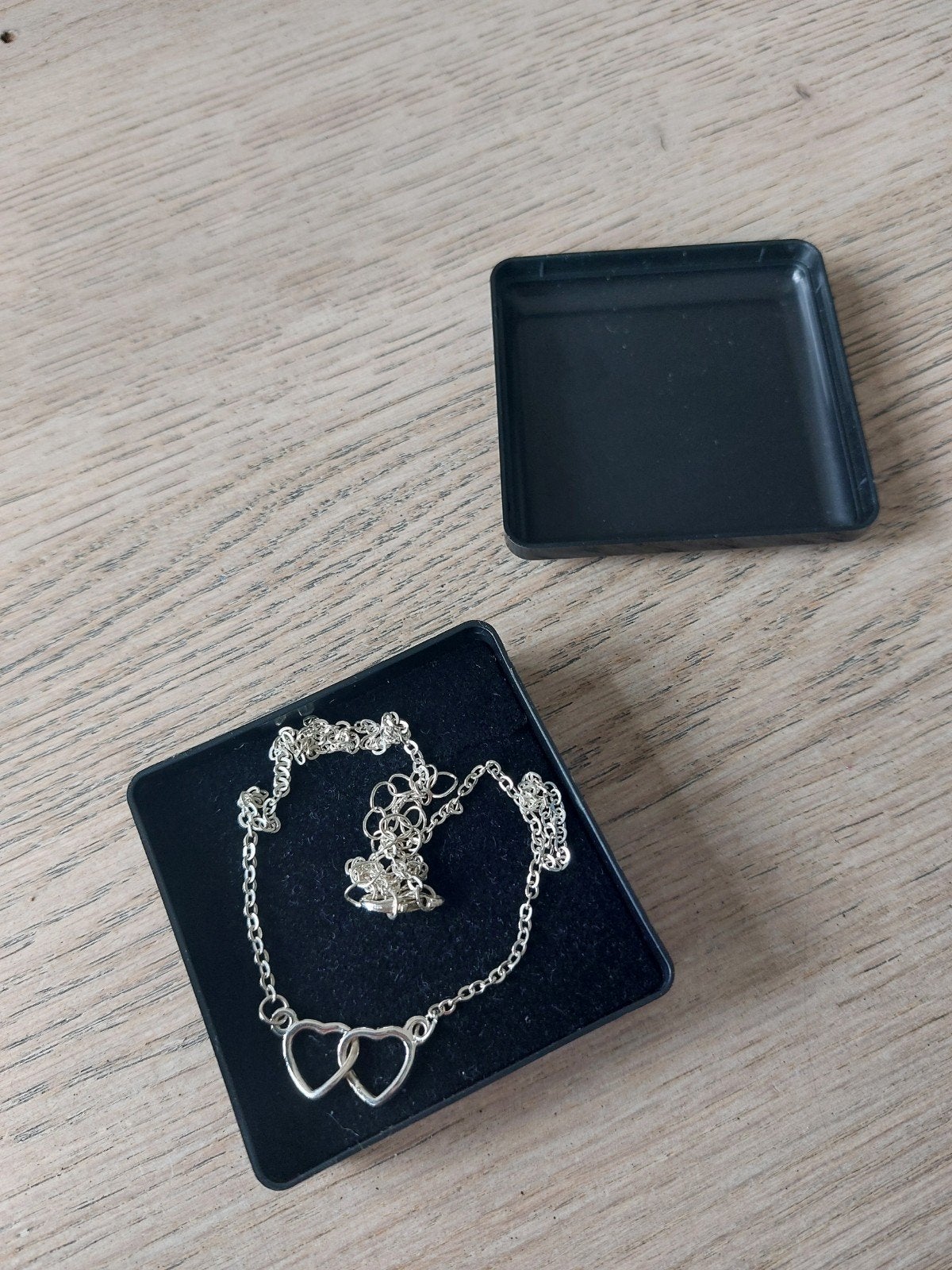Zilveren ketting met twee hartjes, Verstelbaar, Nieuw, Ophalen of Verzenden, Zilver