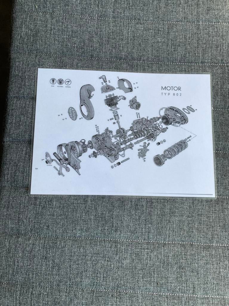 Geplastificeerde tekening motorblok DKW type 802 bromfiets, Ophalen of Verzenden, Gebruikt, Blok