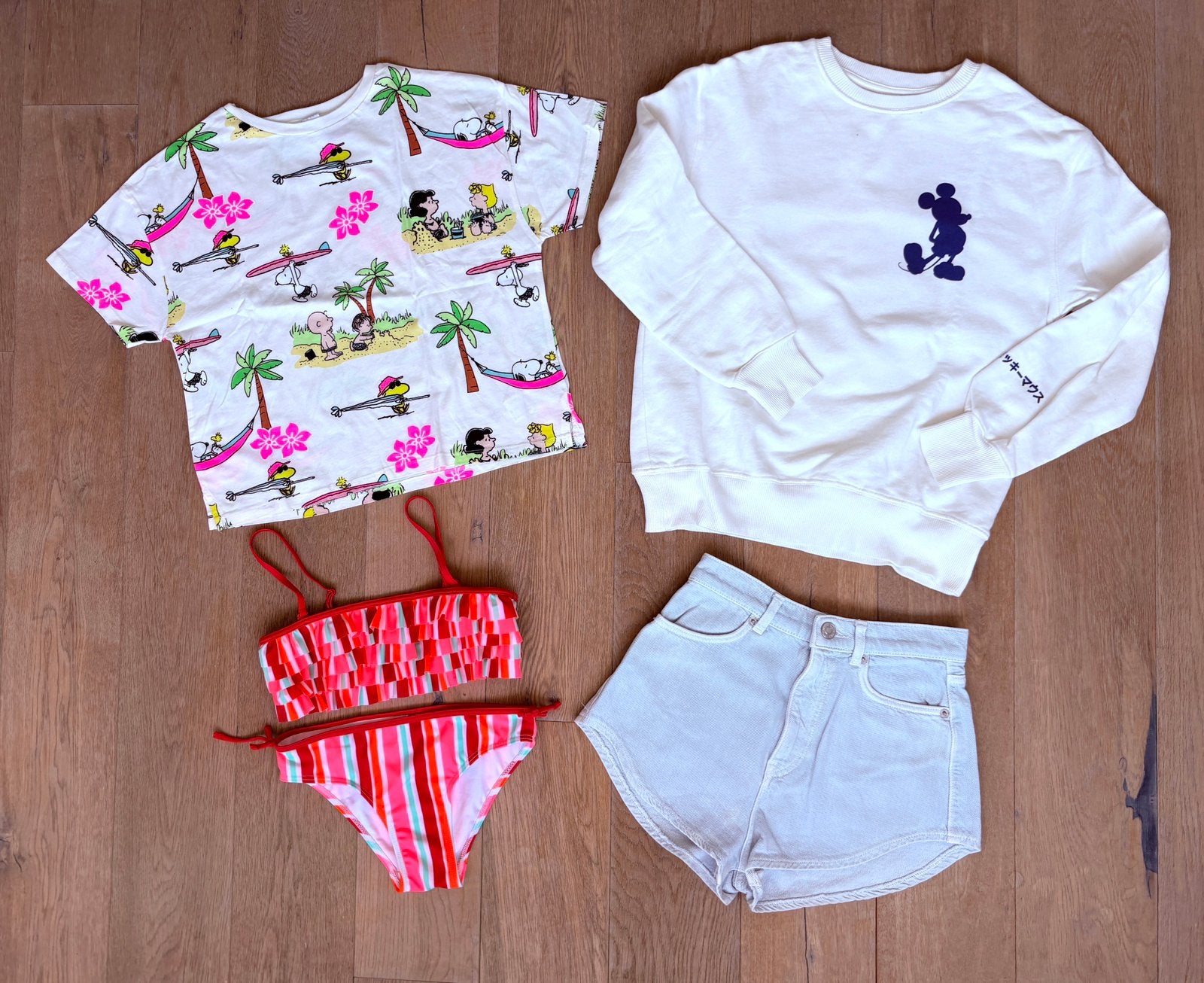 Mickey sweater+short+bikini en Snoopy t-shirt mt 152-164, XS, Ophalen of Verzenden, Zo goed als nieuw, Meisje, Broek