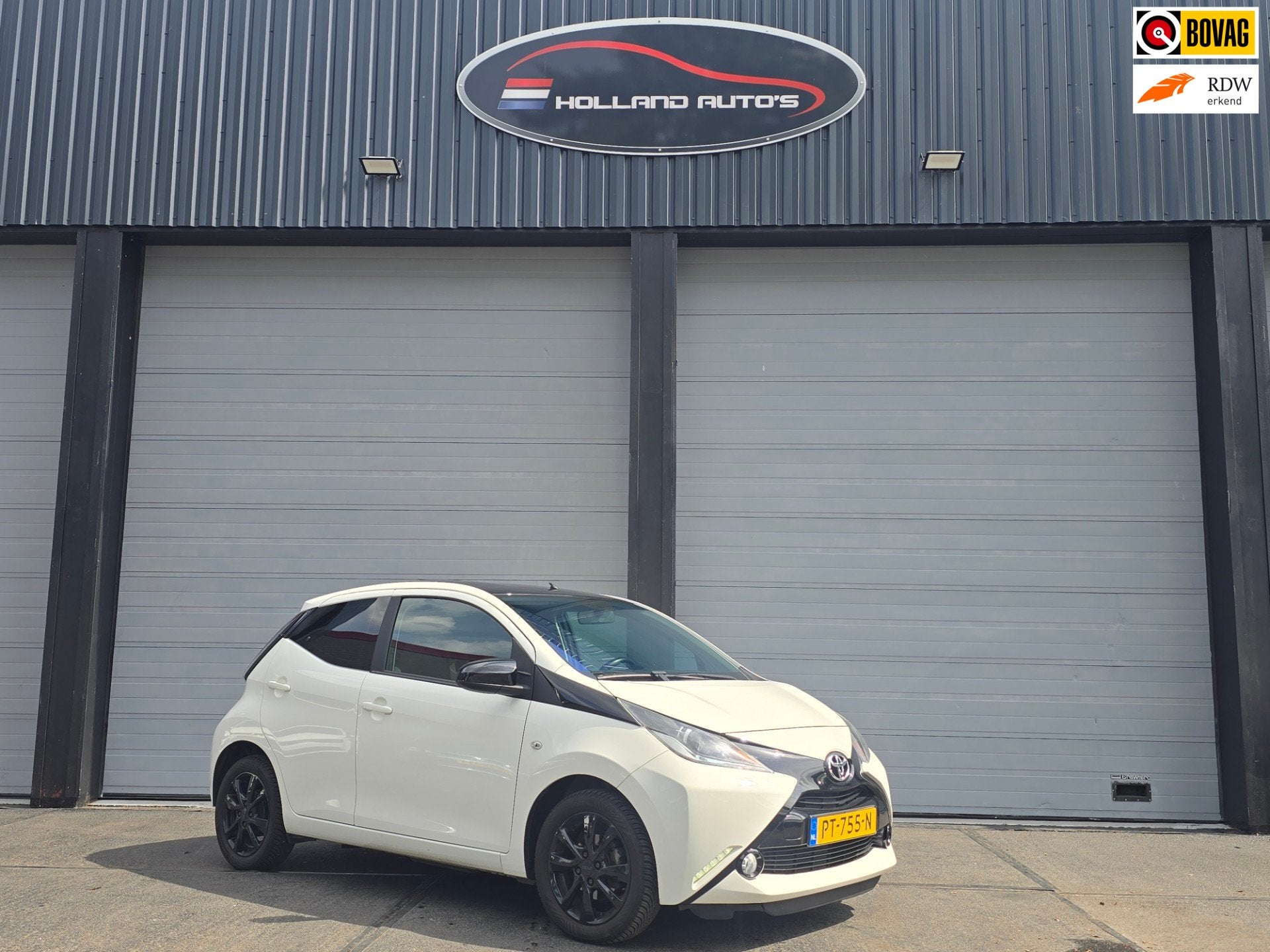Toyota Aygo 1.0 VVT-i x-play, NAP nette staat, goed rijdend, Voorwielaandrijving, Start-stop-systeem, Stof, Gebruikt