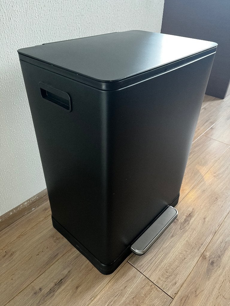 Pedaalemmer mat zwart, Huis en Inrichting, Woonaccessoires | Prullenbakken, Zo goed als nieuw, Rvs, Minder dan 50 cm, 30 tot 40 liter