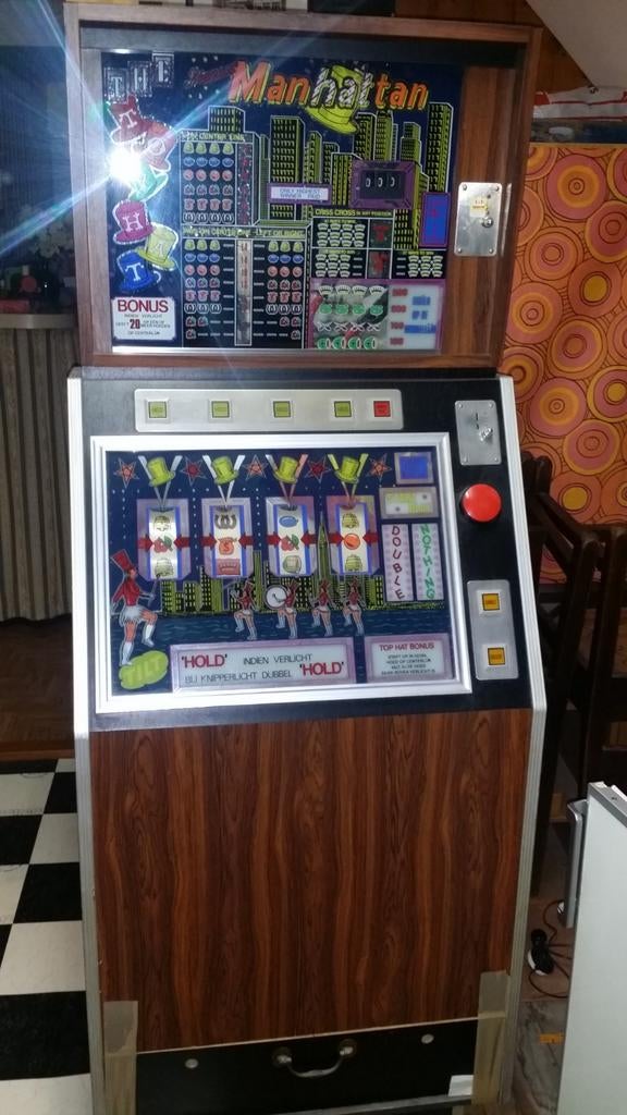 Top hat. Brenco manhattan gokkast fruitautomaat, Verzamelen, Automaten | Gokkasten en Fruitautomaten, Euro, Ophalen of Verzenden