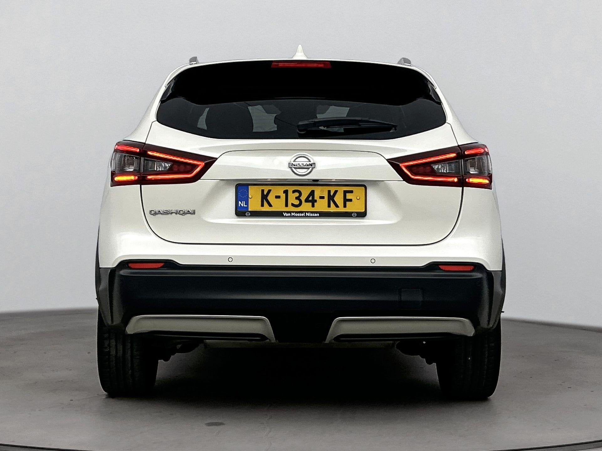 Nissan Qashqai 1.3 DIG-T Premium Edition | Stoelverwarming |, Auto's, Voorwielaandrijving, 687 kg, Gebruikt, 4 cilinders