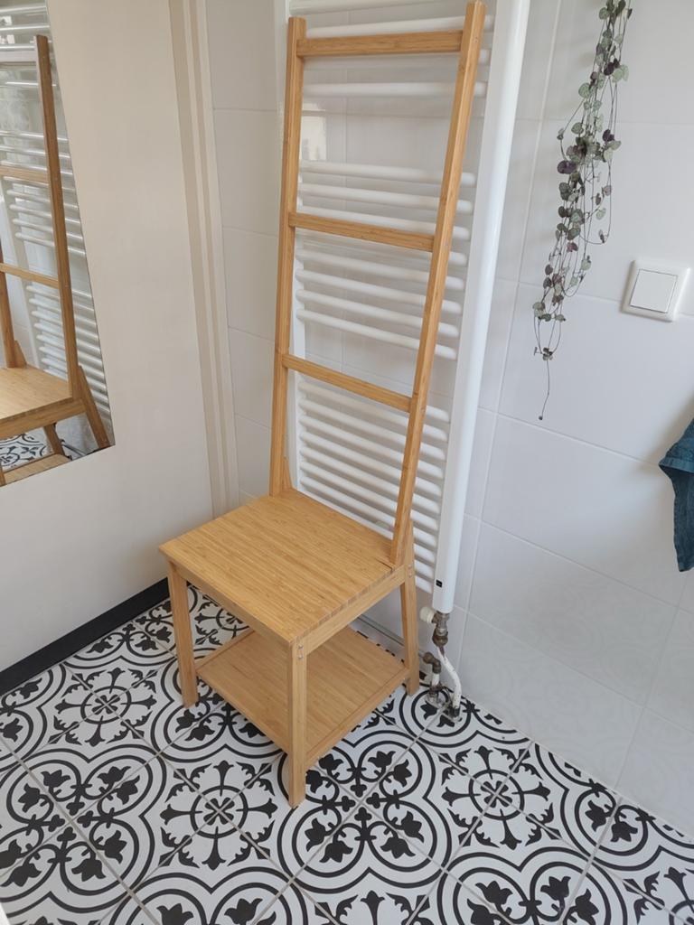 IKEA stoel en handdoekrek, Huis en Inrichting, Ophalen, Zo goed als nieuw, Eén