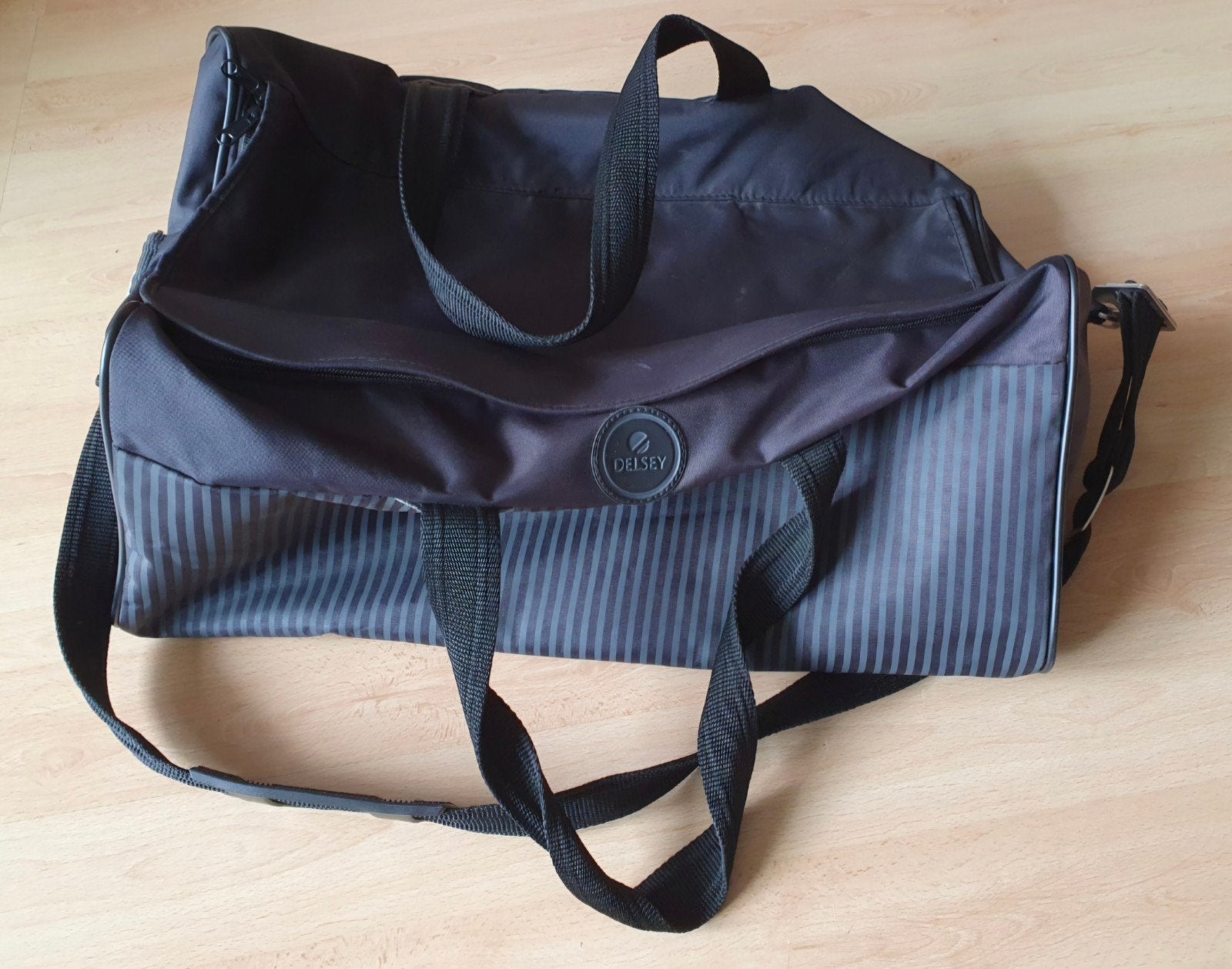 Delsey sporttas, Ophalen, Gebruikt, Zwart