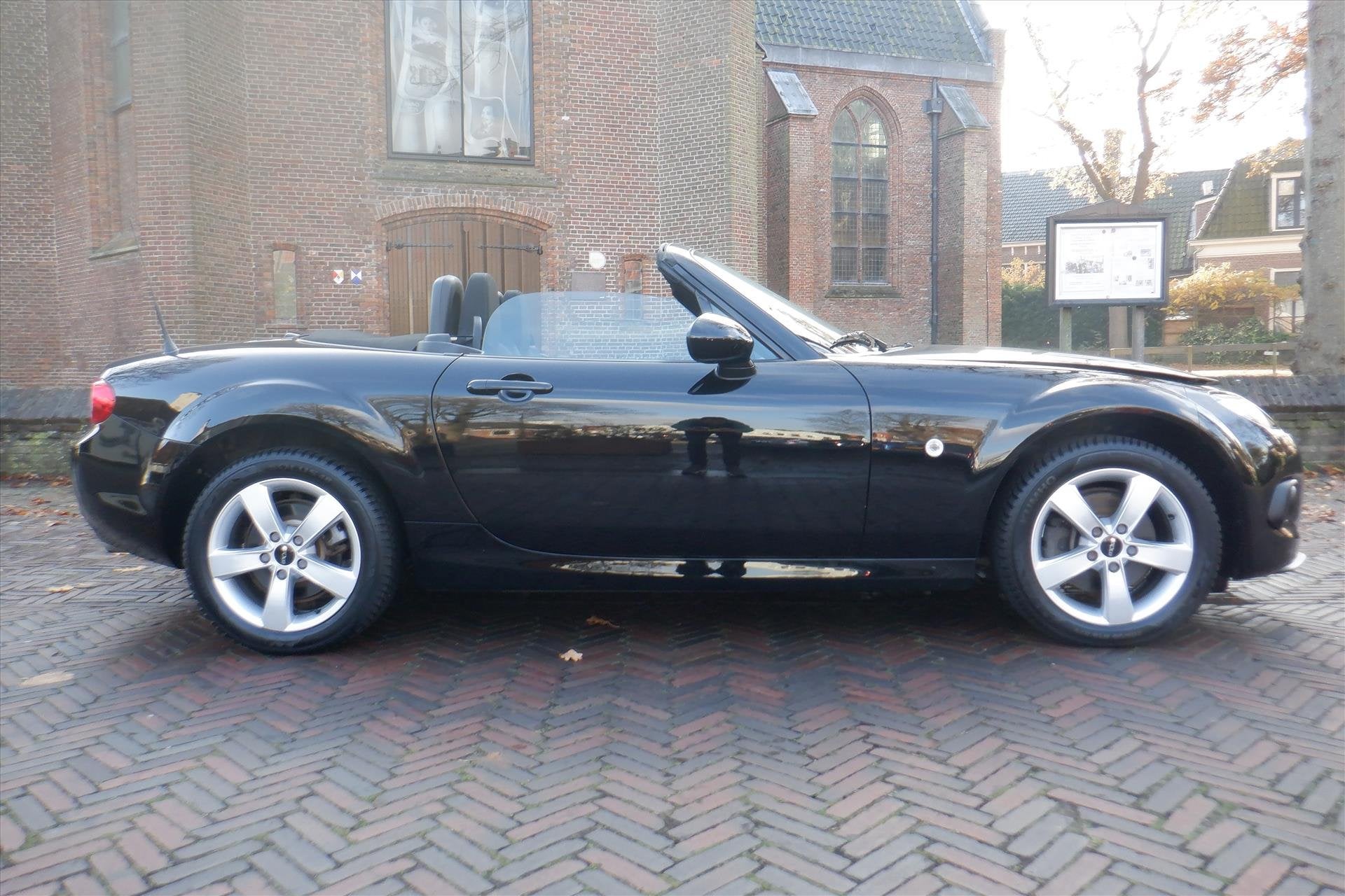Mazda MX5 1.8 Touring, Euro 5, Gebruikt, Zwart, 4 cilinders
