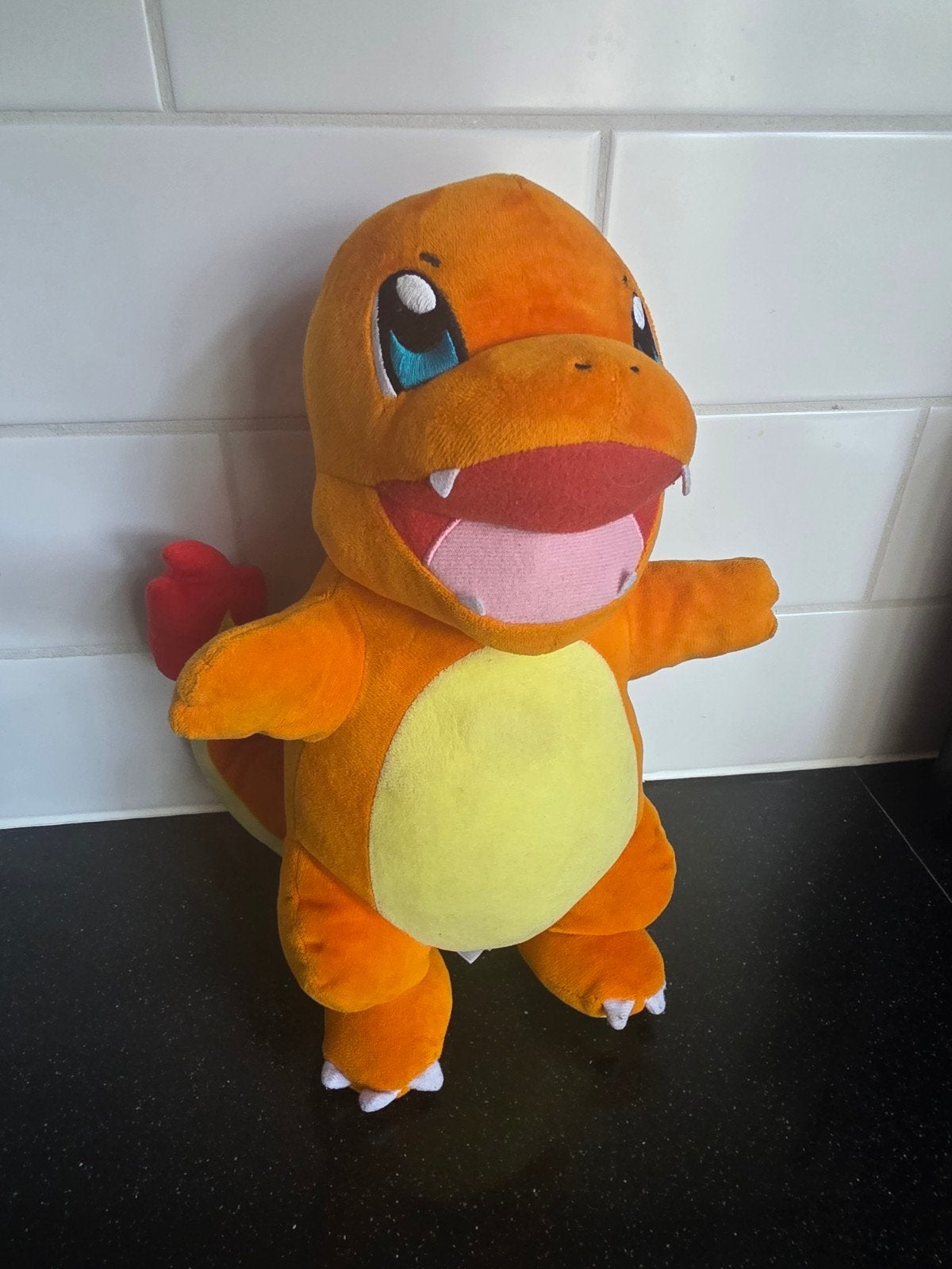 Pokemon Flame Action Charmander interactieve knuffel, Overige merken, Overige typen, Ophalen of Verzenden, Zo goed als nieuw