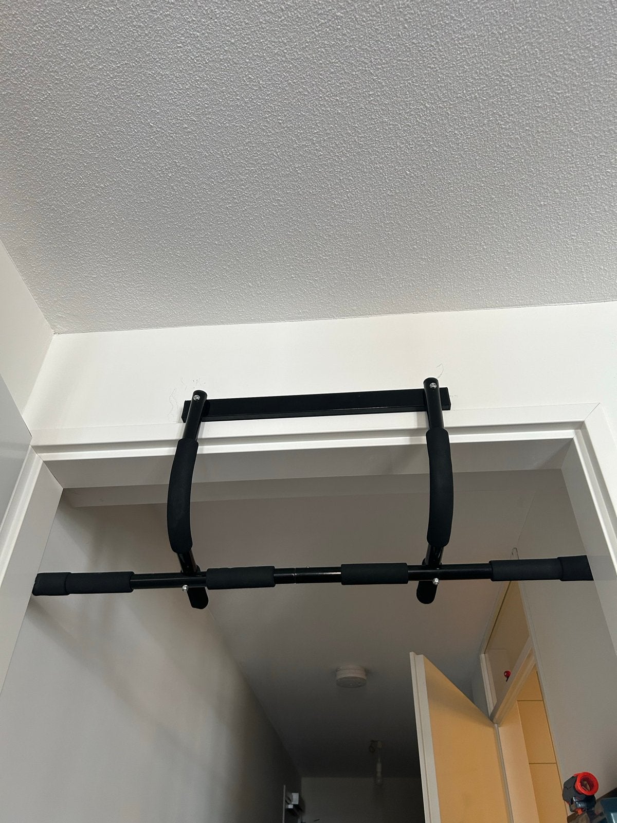Optrekstang voor deurkozijn - Perfect voor thuistraining, Sport en Fitness, Fitnessmaterialen, Ophalen, Gebruikt, Armen, Oprekstang