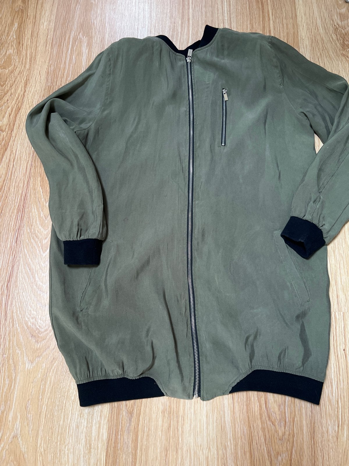 Lange kaki bomberjack met rits, Ophalen of Verzenden, Zo goed als nieuw, Maat 42/44 (L), Groen
