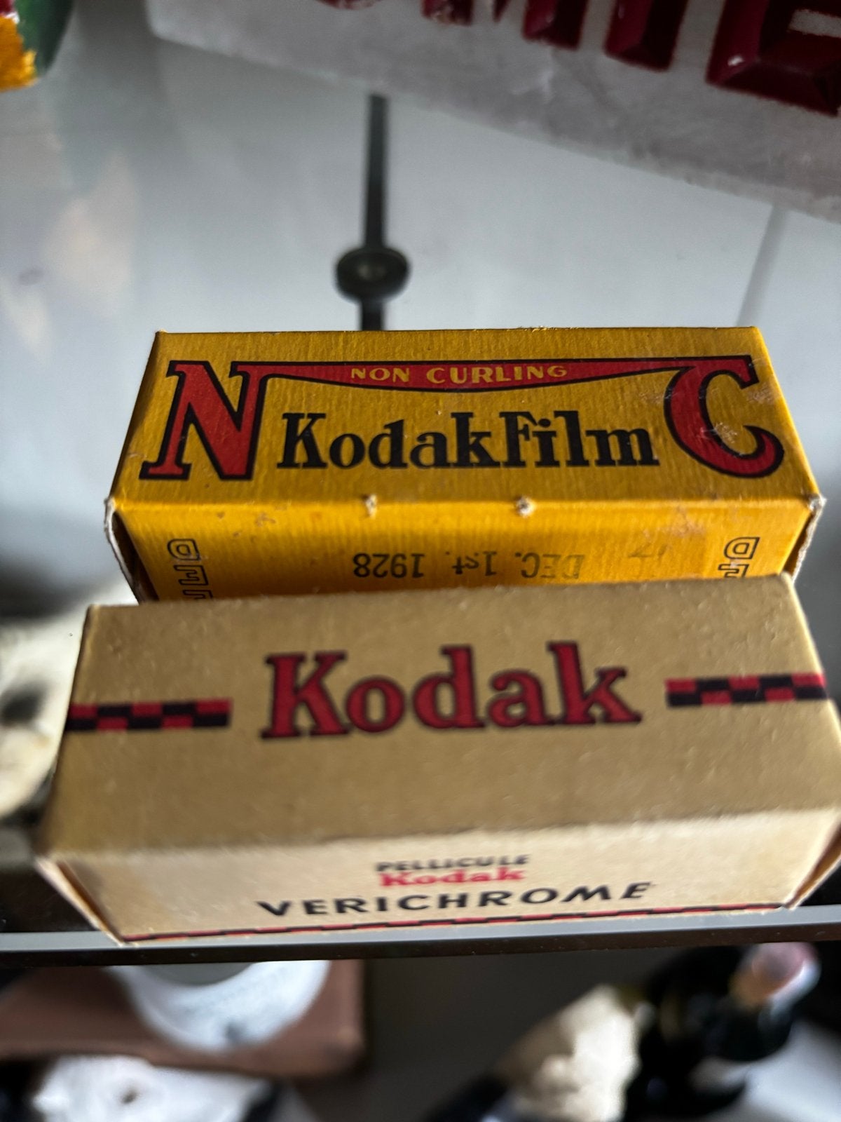 Vintage Kodak Filmrollen (1928 & 1950), Ophalen