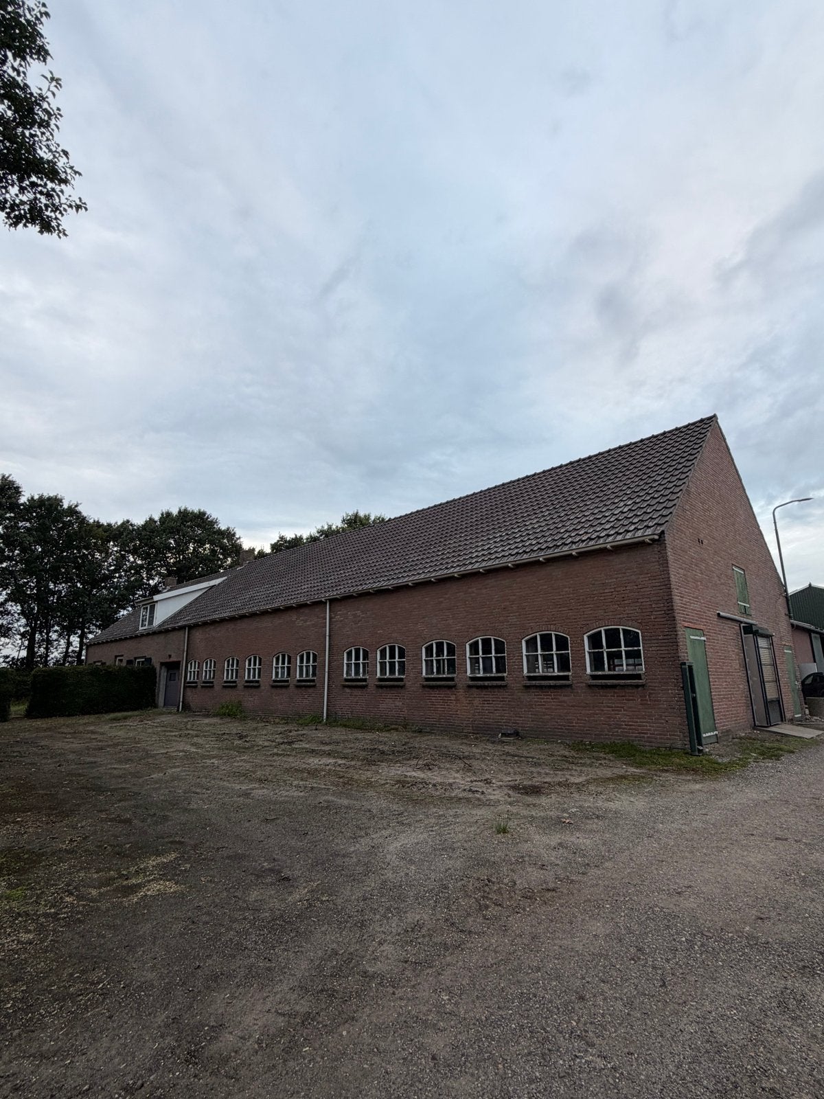 Oud hollandse dakpannen: Kruispan en VH-pan, Ophalen, Gebruikt, Steen of Klei, Dakpannen