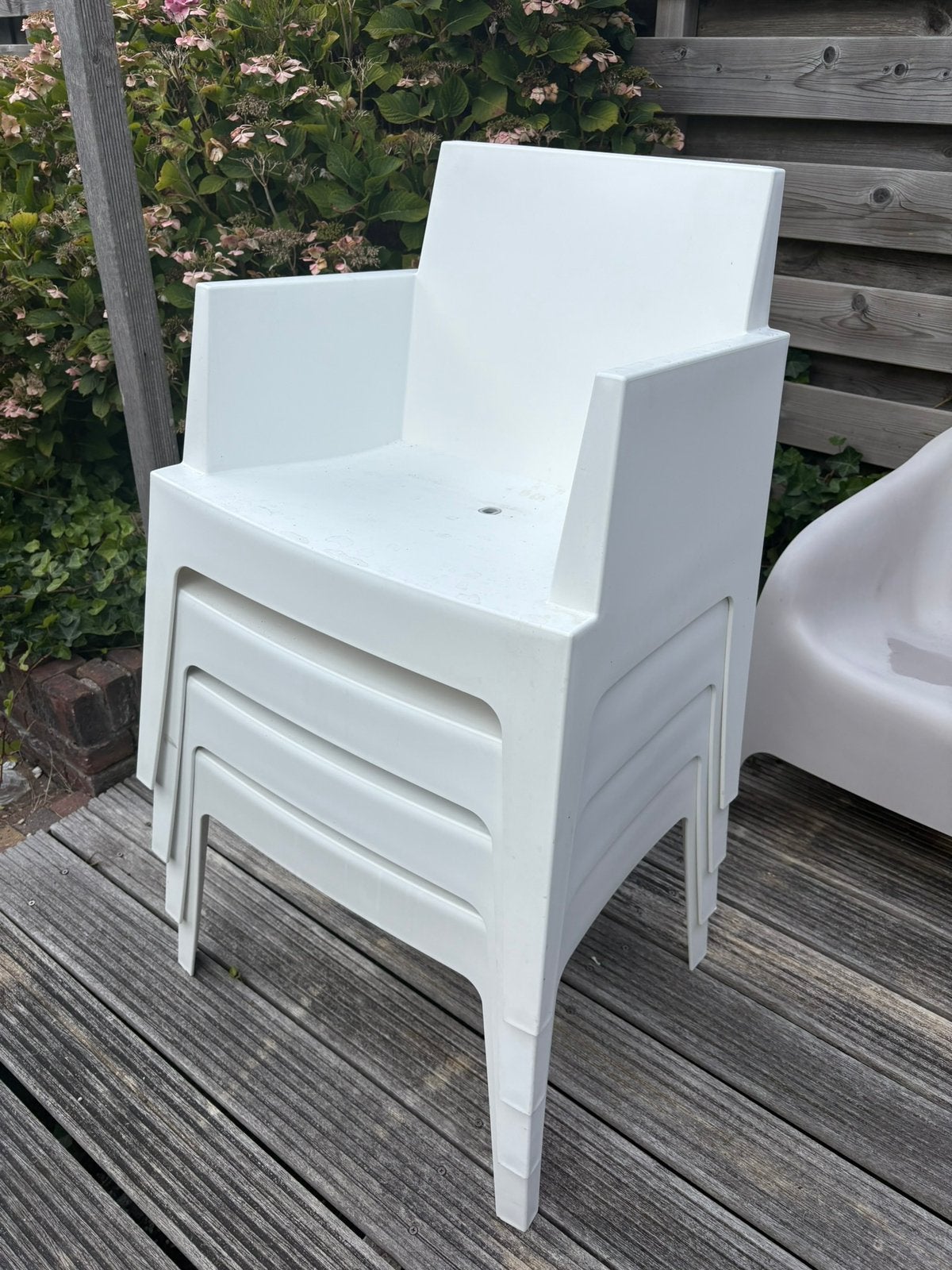 4 witte box tuinstoelen, Ophalen, Zo goed als nieuw, Kunststof