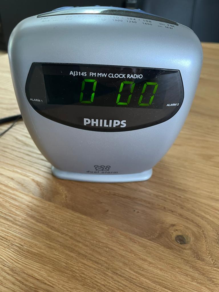 Leuke vintage wekkerradio Philips, Ophalen, Gebruikt, Analoog
