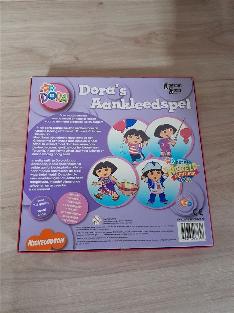 Dora aankleedspel - s1925, Hobby en Vrije tijd, Gezelschapsspellen | Bordspellen, Verzenden, Zo goed als nieuw