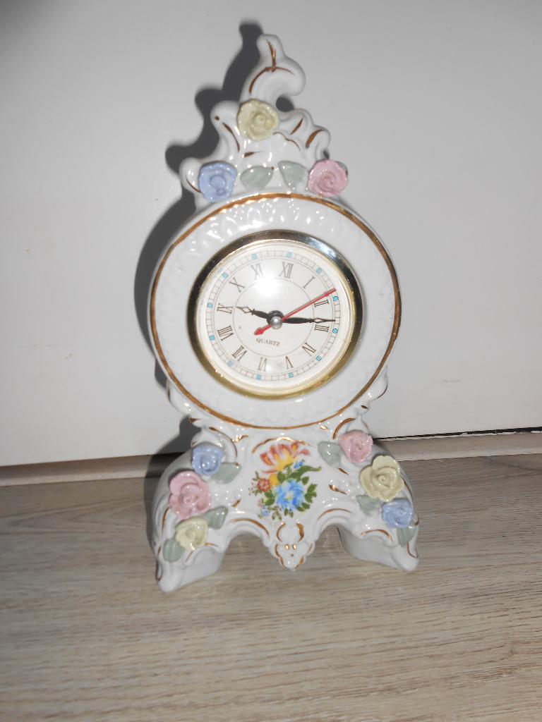 klok vintage porselein in brocante style, Antiek en Kunst, Ophalen of Verzenden