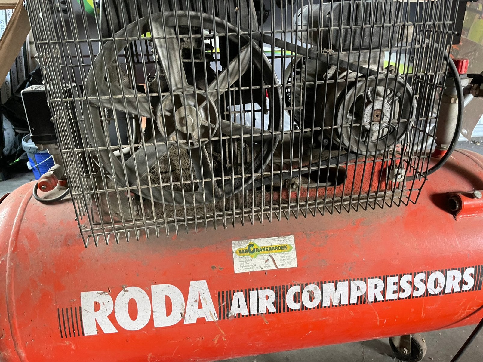 Roda compressor, 100 liter of meer, Ophalen of Verzenden, Zo goed als nieuw, Minder dan 200 liter/min