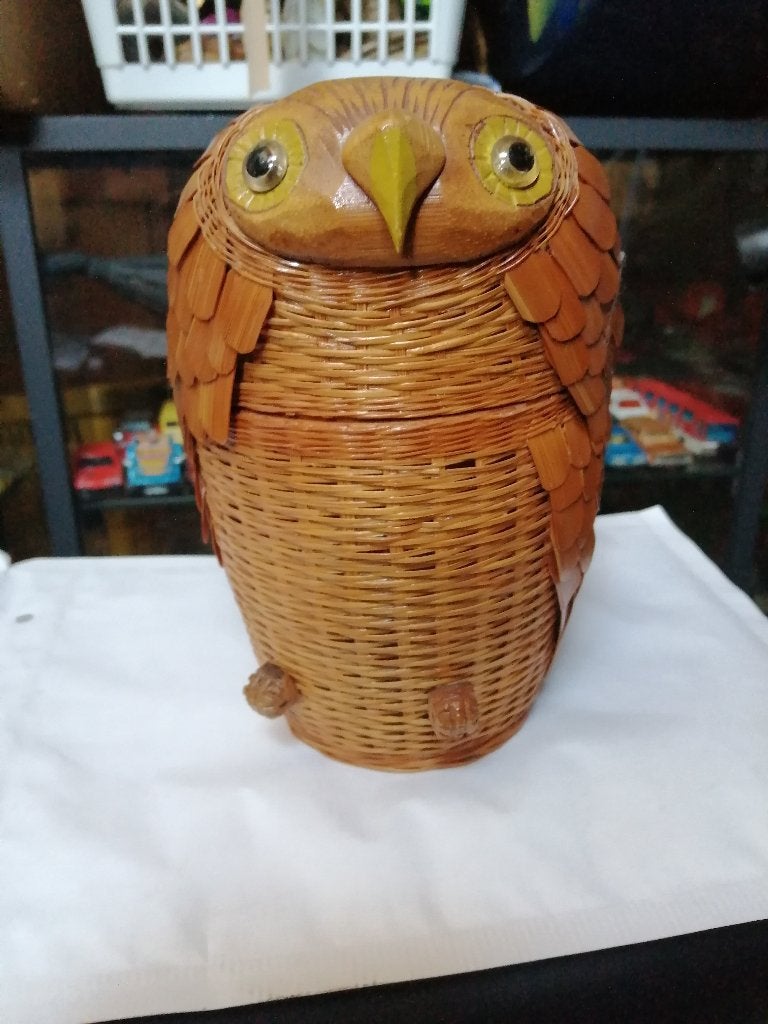 Kleine Vintage uil Bamboe prullen bakje Opbergdoos, Gebruikt, Ophalen of Verzenden, Minder dan 10 liter, Riet