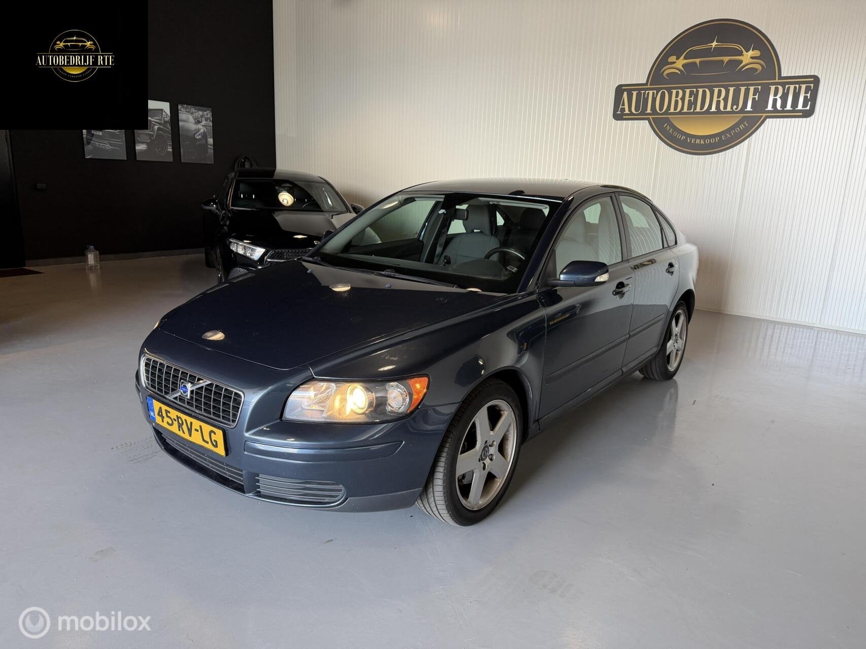 Volvo S40 2.4 Kinetic Automaat, Auto's, Stof, Gebruikt, 700 kg, Blauw