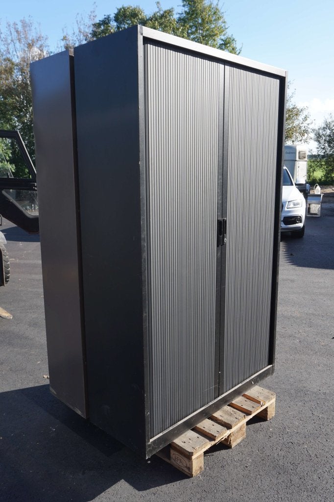Zwarte archiefkast roldeurkast kantoorkast dossierkast, Huis en Inrichting, 100 tot 150 cm, Niet ingevuld, 150 tot 200 cm, 25 tot 50 cm