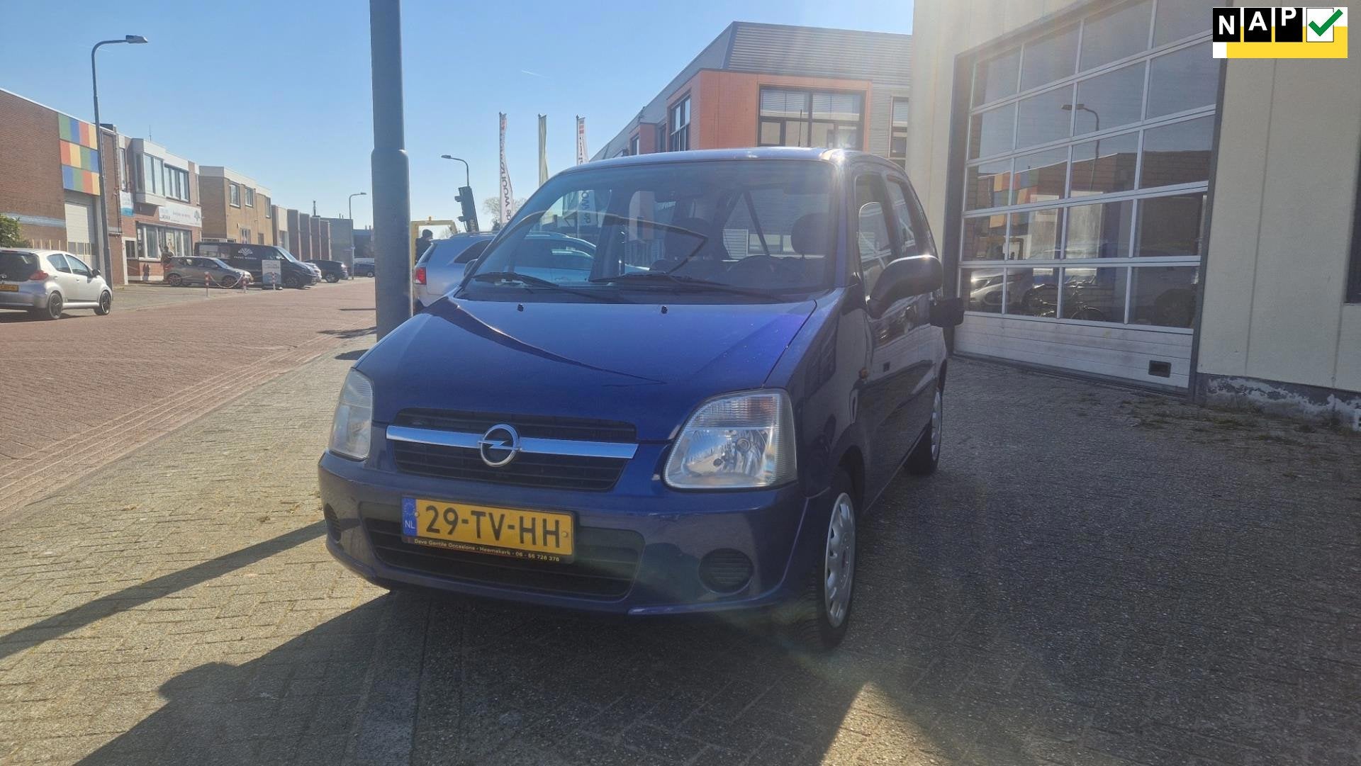 Opel Agila 1.2-16V Essentia Trekhaak Apk tot 19-04-2027, Auto's, Voorwielaandrijving, Stof, Startonderbreker, 4 cilinders