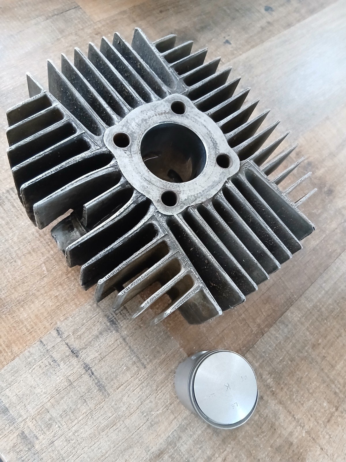 Mooie 15.53.97 mahle 5.3 pk, Ophalen of Verzenden, Zo goed als nieuw, Cilinder