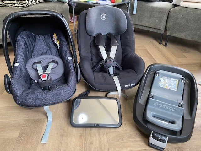 Maxi-Cosi Pebble + Pearl + FamilyFix - Complete set, Ophalen, 0 t/m 18 kg, Slaapstand, Zo goed als nieuw