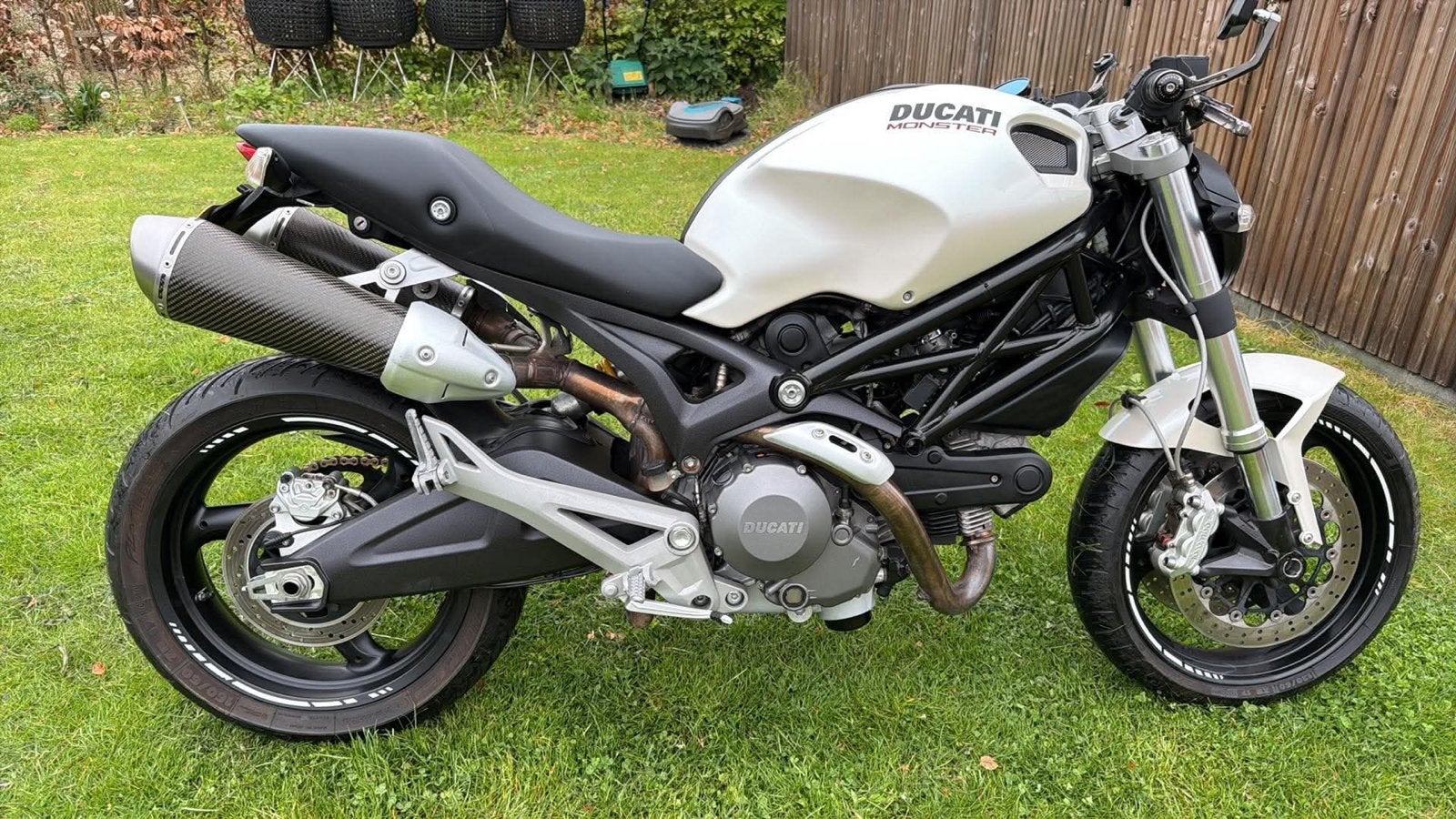 Ducati Monster 696 termignoni, Sportuitlaat, Gebruikt, Particulier, Handgeschakeld