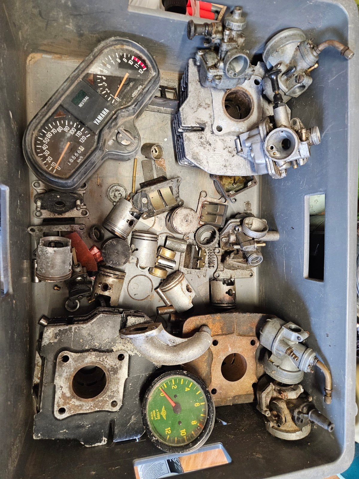 Honda MB/MT cilinders, carburateurs en Yamaha KM teller, Ophalen of Verzenden