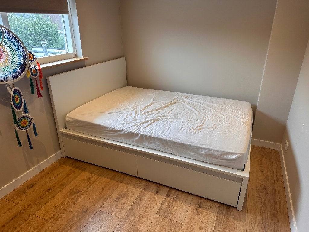 Zo goed als nieuw bed 140x200 met lattenbodem, Ophalen, IKEA Malm, Wit, 140 cm