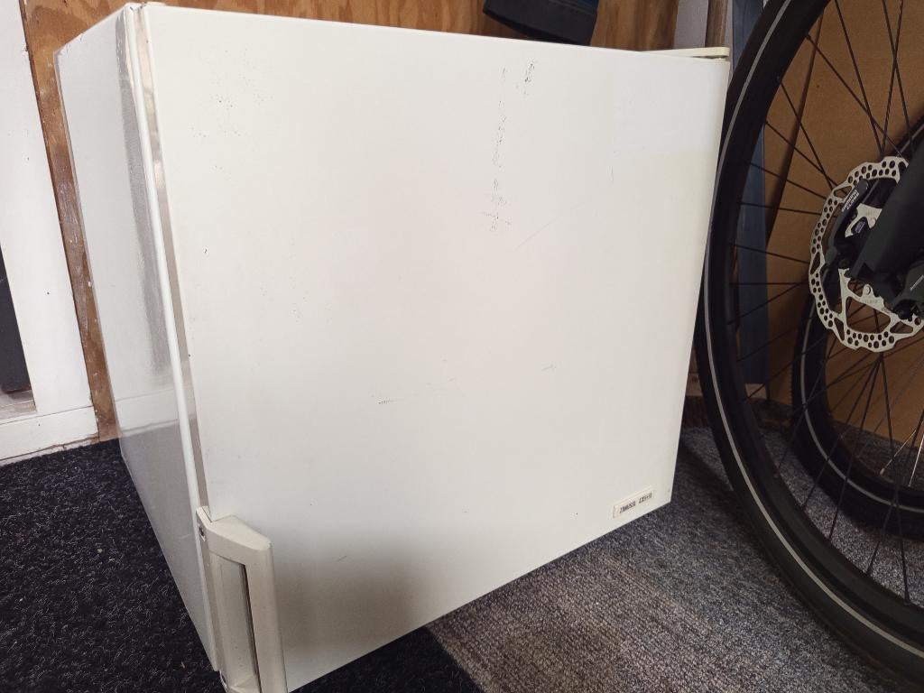vriezer klein, Witgoed en Apparatuur, Vriezers en Diepvrieskisten, Vrieskast, Gebruikt, Minder dan 85 cm, Minder dan 60 cm