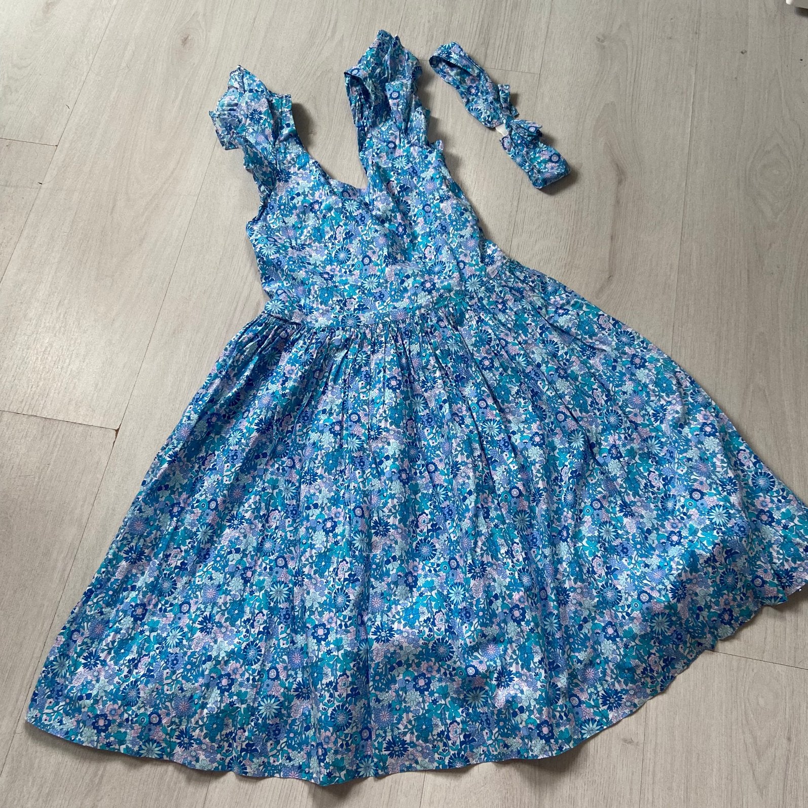 blauw gebloemde JACADI jurk mt 12 + haarband Liberty London, Verzenden, Zo goed als nieuw, Meisje, Jurk of Rok