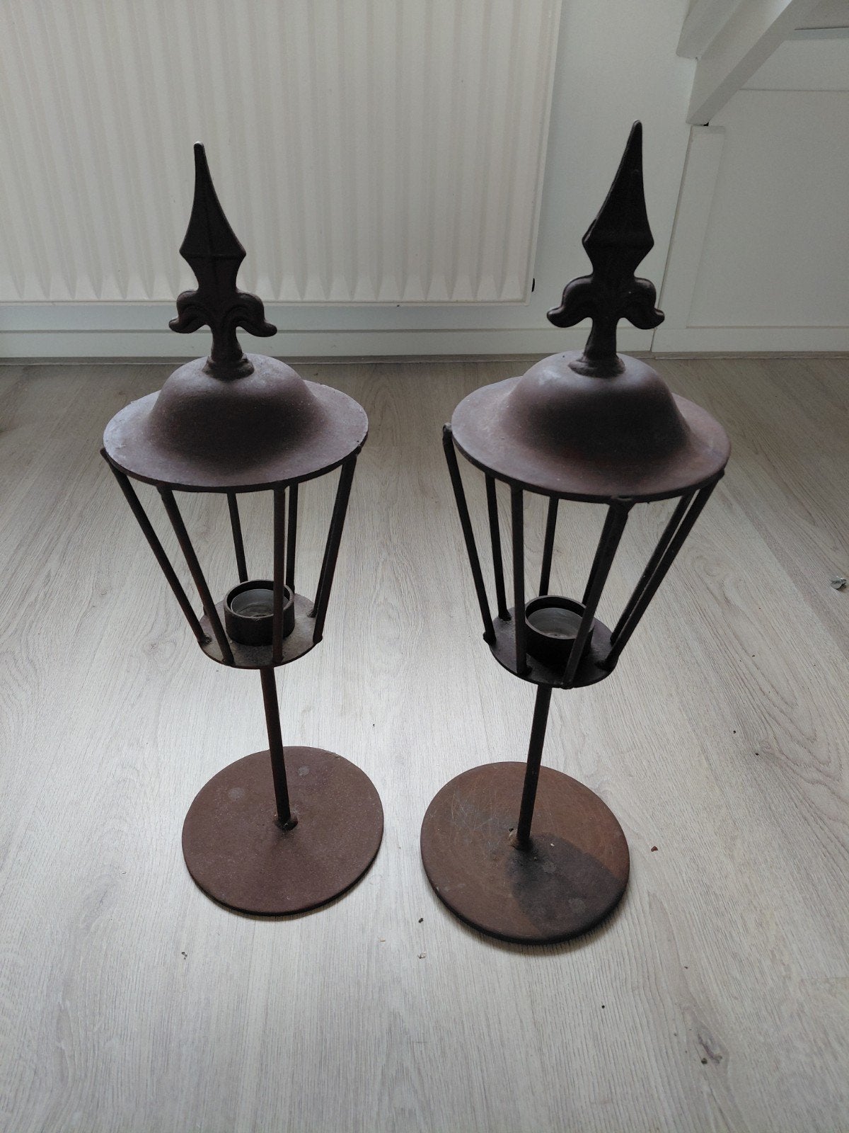 Set van 2 roestige metalen lantaarns, 50 cm hoog, Ophalen of Verzenden, Overige materialen