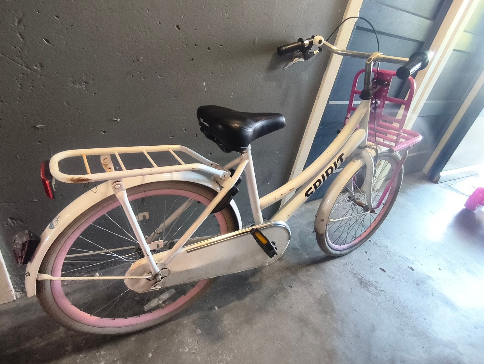 Spirit Meisjesfiets 24 inch - Wit/Roze, Ophalen, Terugtraprem, Handrem, Spirit