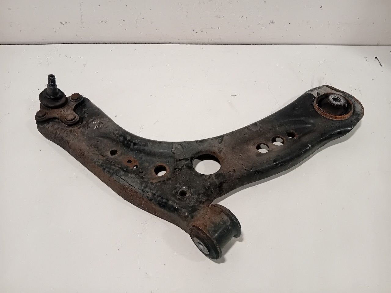Draagarm rechts voor Seat Leon, Onderdelen@venauto.nl, Van der Ven Autorecycling B.V., Gebruikt, Ettenseweg 76, 4706 PB Roosendaal, The Netherlands