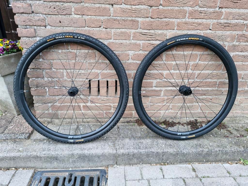 DT Swiss E1800 gravel wielset met 370 naaf, Fietsen en Brommers, Fietsonderdelen, Wiel, Dt swiss, Ophalen of Verzenden, Zo goed als nieuw