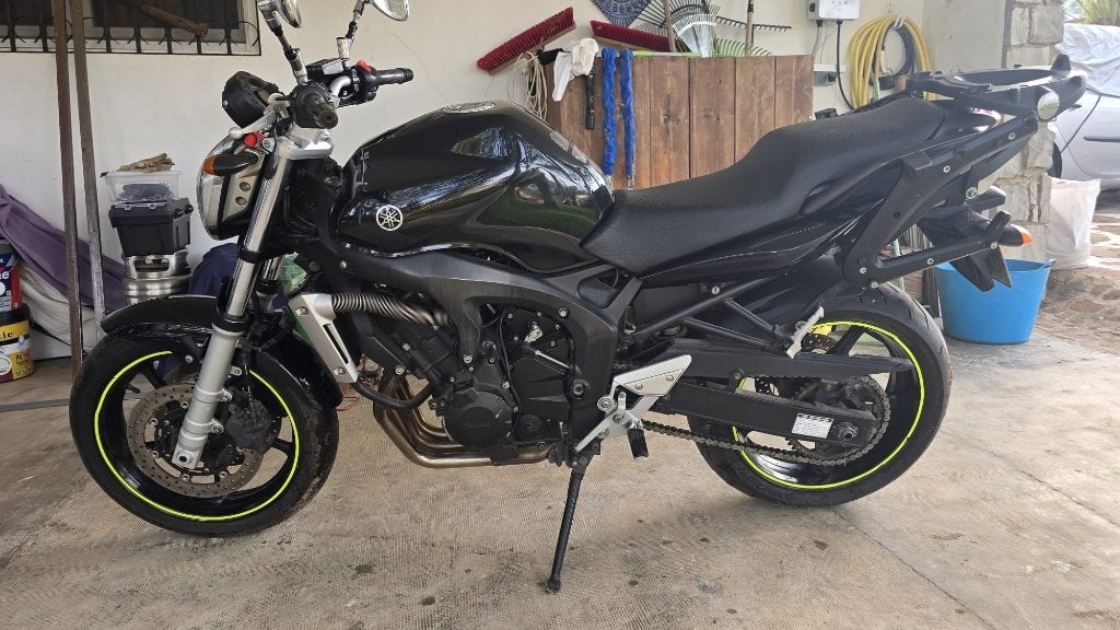Yamaha FZ6 uit 2005 met 23.229 kilometer, 4 cilinders, Gebruikt, Particulier, Meer dan 35 kW