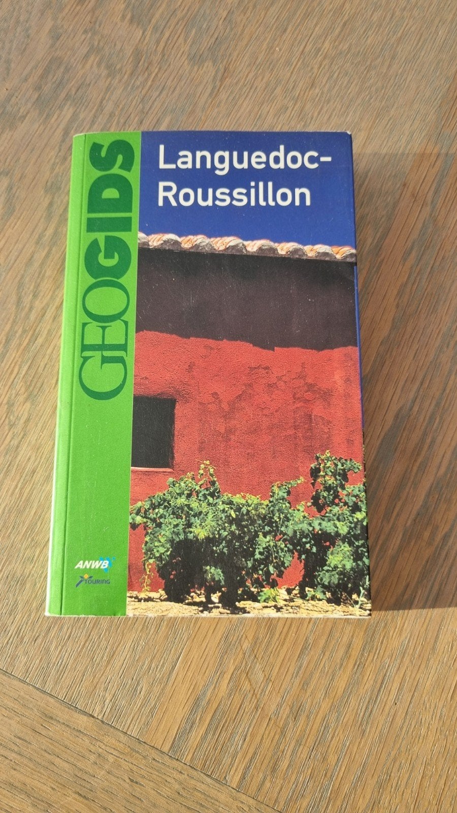 Geogids Languedoc-Roussillon: Ontdek Zuid-Frankrijk, Boeken, Gelezen, Europa, Ophalen of Verzenden, Reisgids of -boek