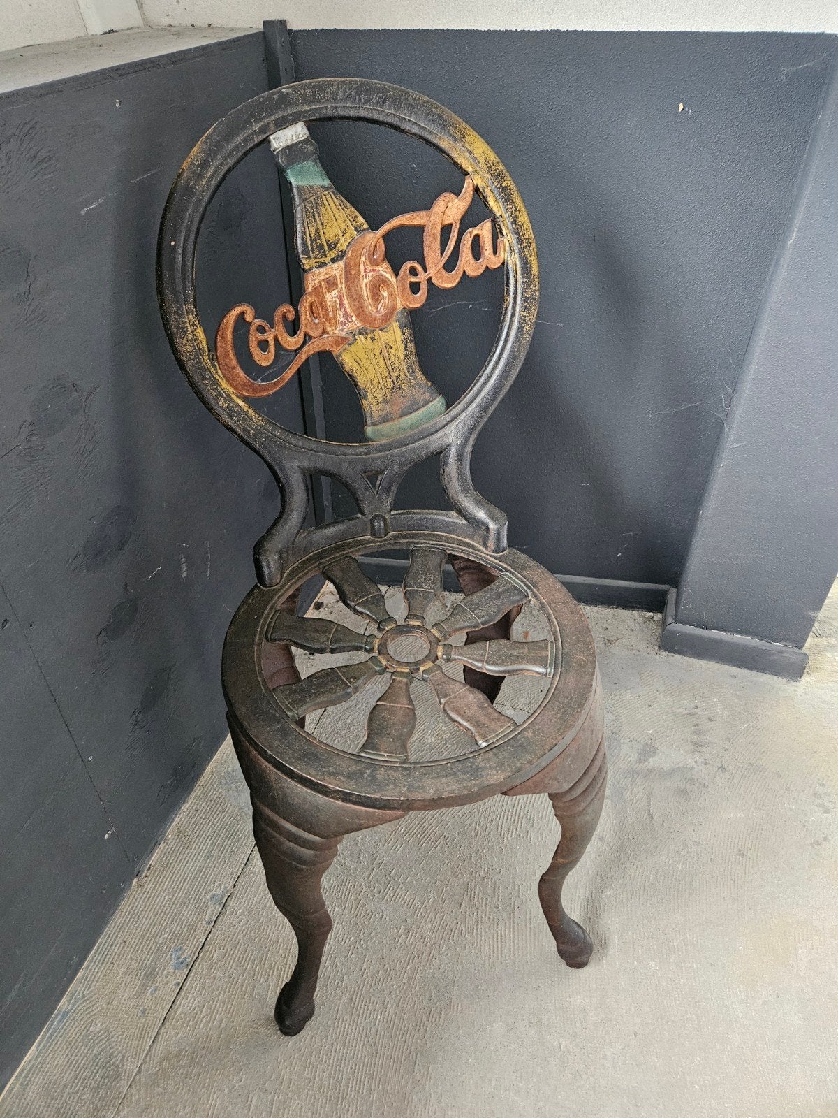 Vintage Coca-Cola gietijzeren stoel, Ophalen, Gebruikt, Gebruiksvoorwerp