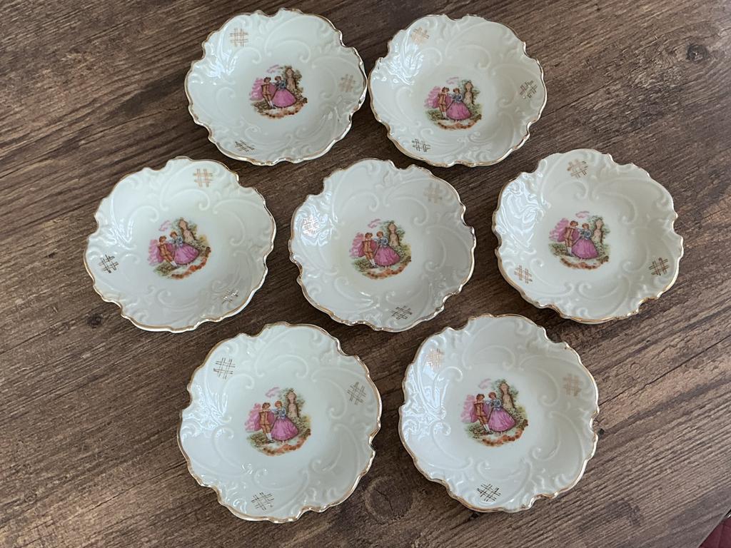Set van 7 Vintage Petit Four Bordjes met Romantisch Decor, Ophalen of Verzenden