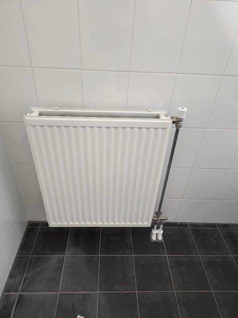 Radiator met 2 ophangbeugels, Ophalen, 30 tot 80 cm, Gebruikt, Radiator