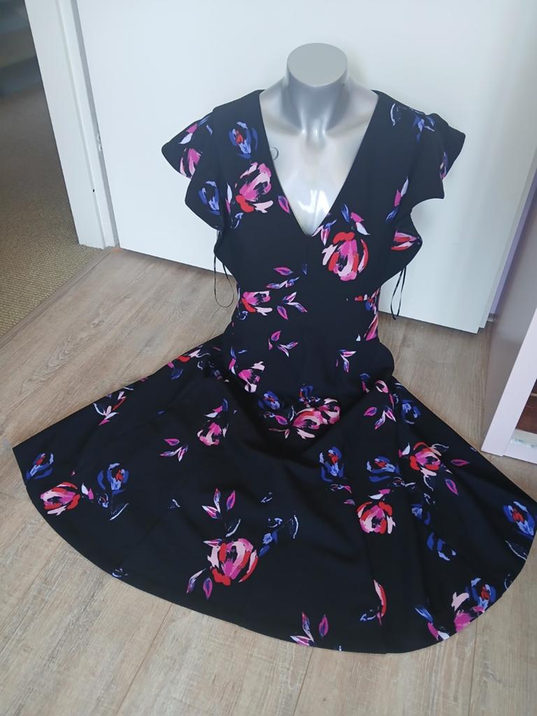 Nieuw DKNY Zwarte Jurk met Bloemenprint -38, Maat 38/40 (M), Zwart, DKNY, Nieuw