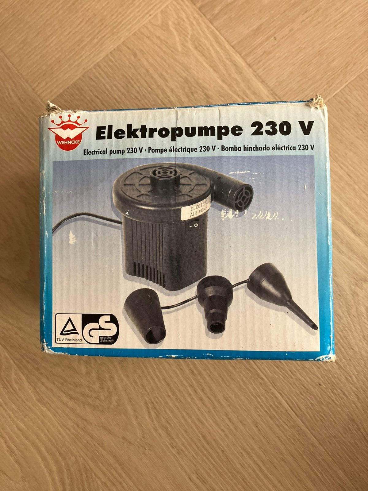 Luchtbedpomp 230v, Caravans en Kamperen, Luchtpompen, Ophalen, Zo goed als nieuw