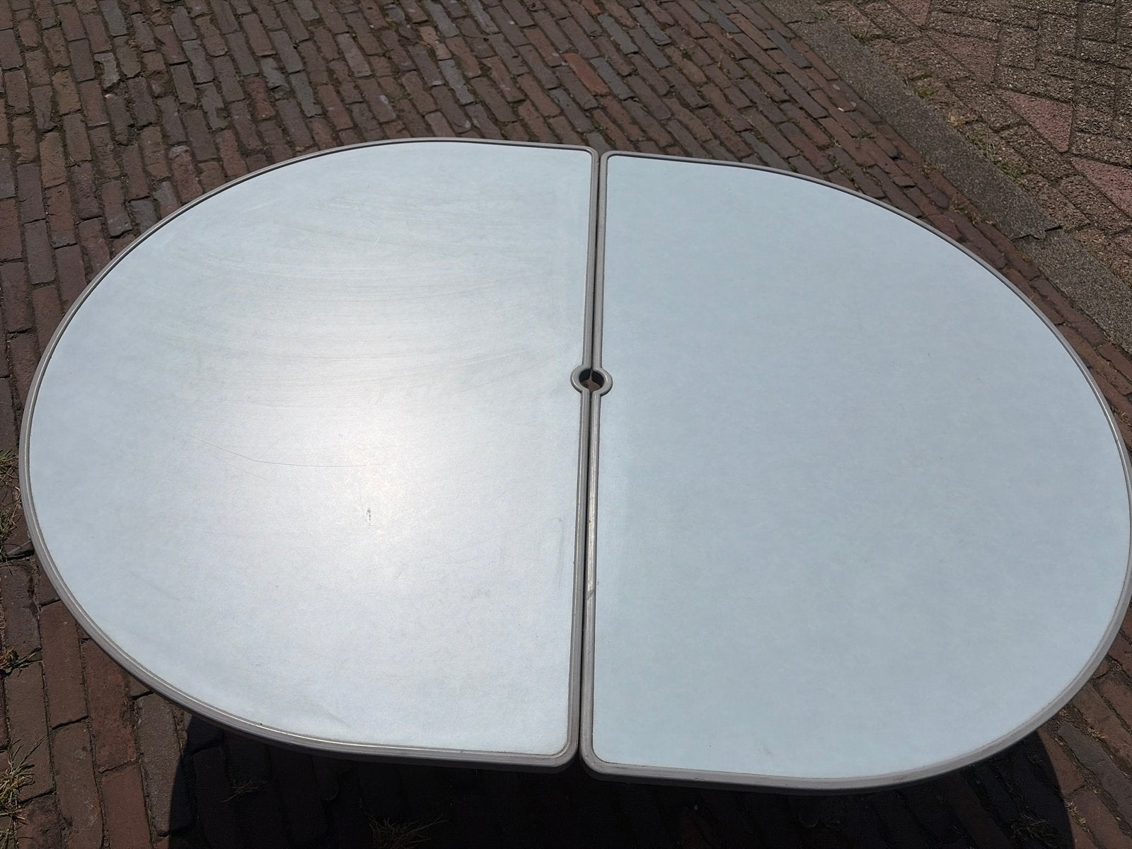 Lallemand Loisirs ovale campingtafel - Gebruikt, Ophalen, Gebruikt, Ovaal, Metaal
