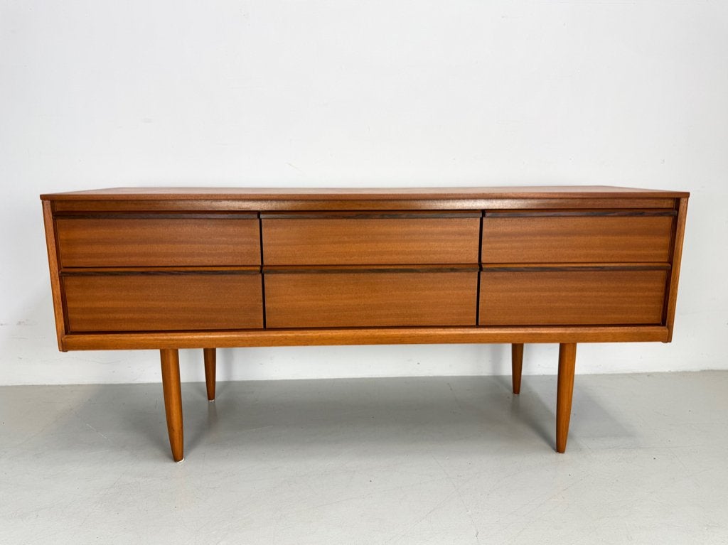 Vintage dressoir Austinsuite., Huis en Inrichting, Verzenden, Zo goed als nieuw, 25 tot 50 cm, 150 tot 200 cm