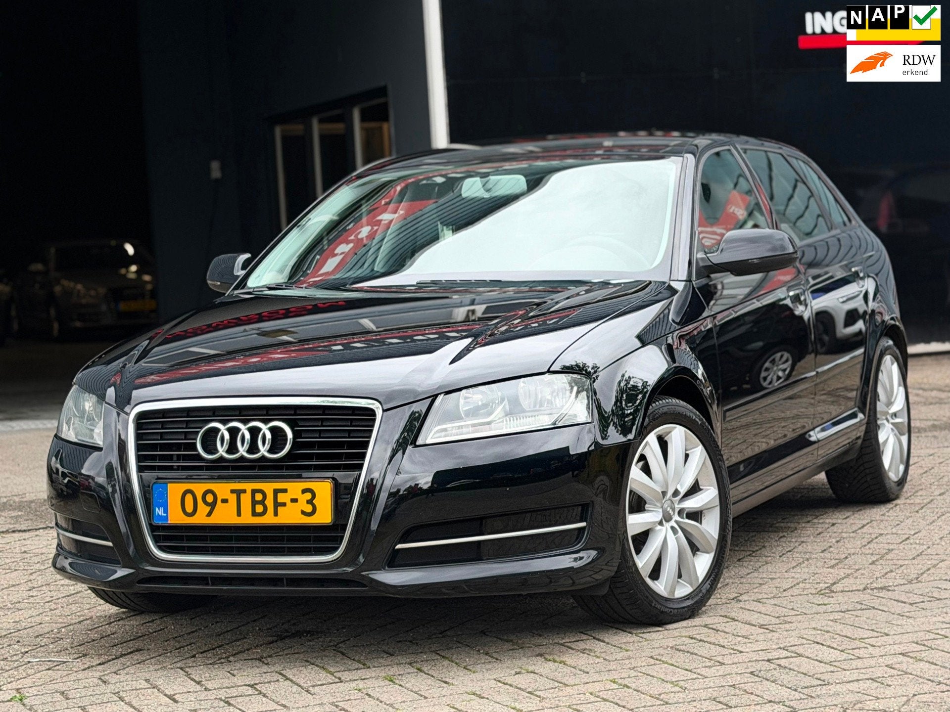 Audi A3 Sportback 1.6 TDI Attraction Pro Line Business NAVI/, Euro 5, Stof, Gebruikt, Zwart
