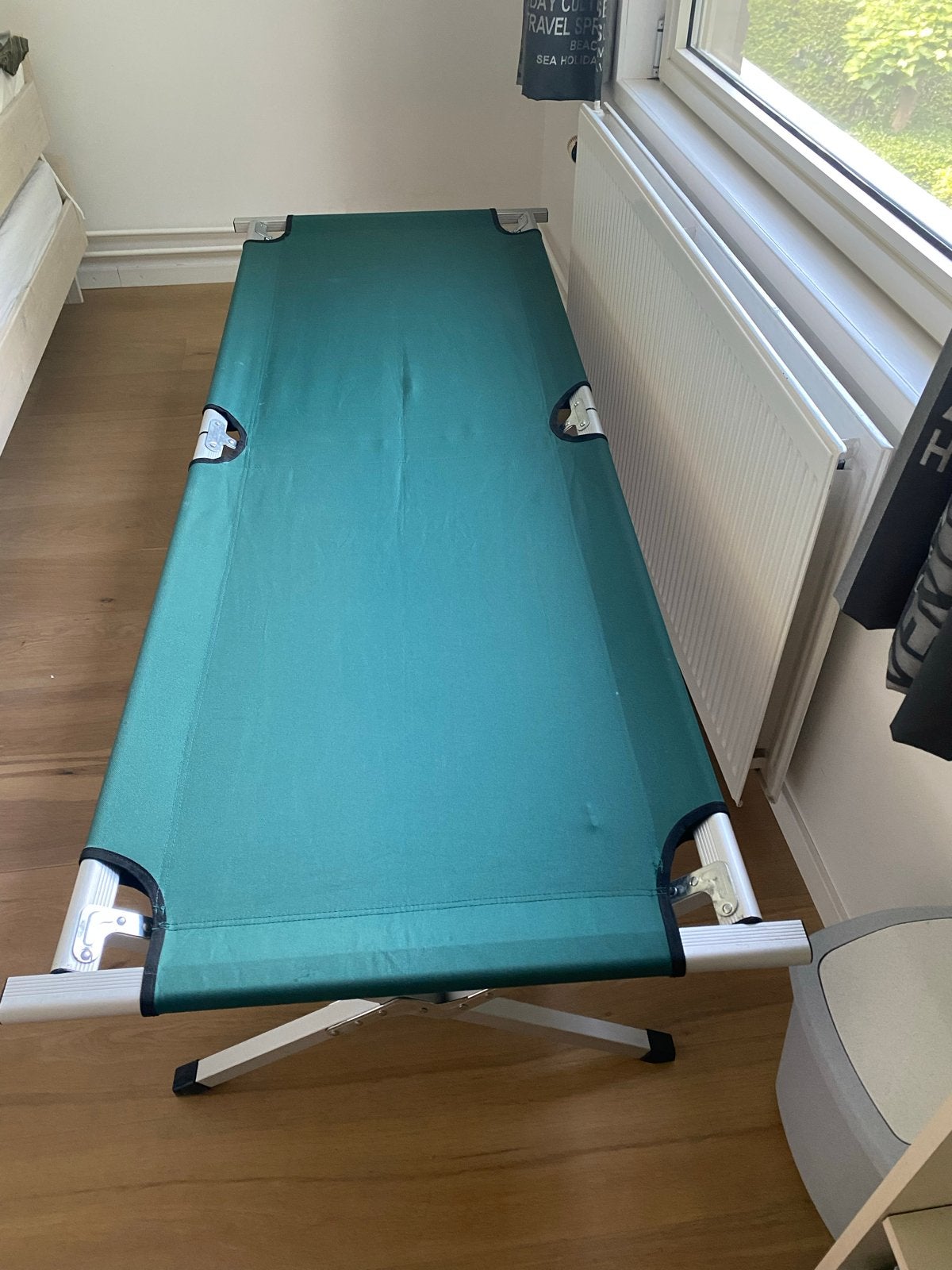 Stevig groen veldbed, 192x63x38 cm, per stuk of 2, Ophalen, Gebruikt