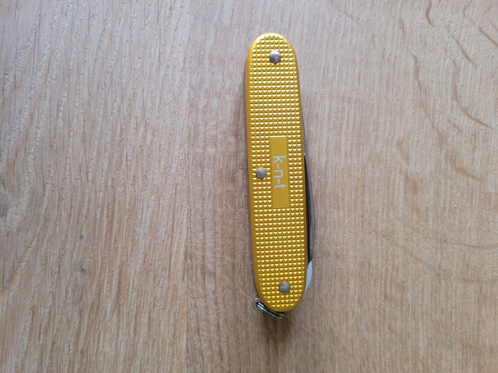 Victorinox Pioneer X Alox Bicolor - Knivesandtools, Ophalen of Verzenden, Zo goed als nieuw