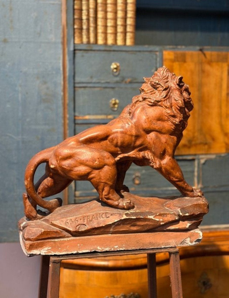 Antiek Terracotta Leeuwenbeeld - Frankrijk, Antiek en Kunst, Ophalen of Verzenden, Zoogdier, Steen of Keramiek, Beeld