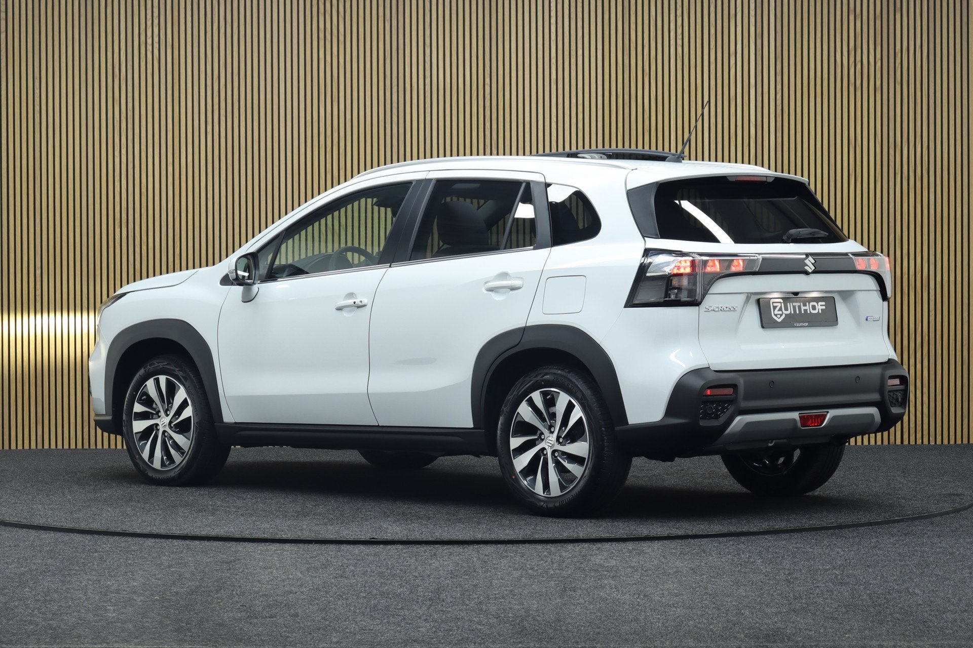 Suzuki S-Cross 1.4 Boosterjet Smart Hybrid Automaat Style |, Auto's, Dealer onderhouden, Zwart, 4 cilinders, 24 maanden